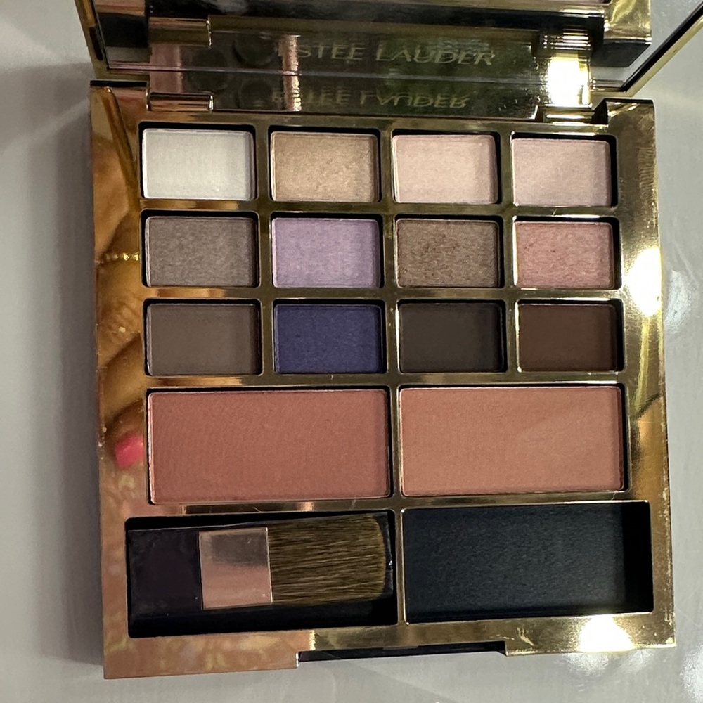 Estee Lauder Eyeshadow Palette - Purple, Pink, Brown, Cream